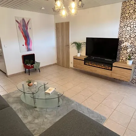 Familienauszeit Indoorpool, Sauna, Optional Vielpass Karte, Netflix, Disney, Inkl Bettwaesche Handtuecher Reinigung , 150 Mbit Internet 아파트 *